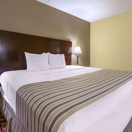 Econo Lodge Inn & Suites Triadelphia - Wheeling Ngoại thất bức ảnh