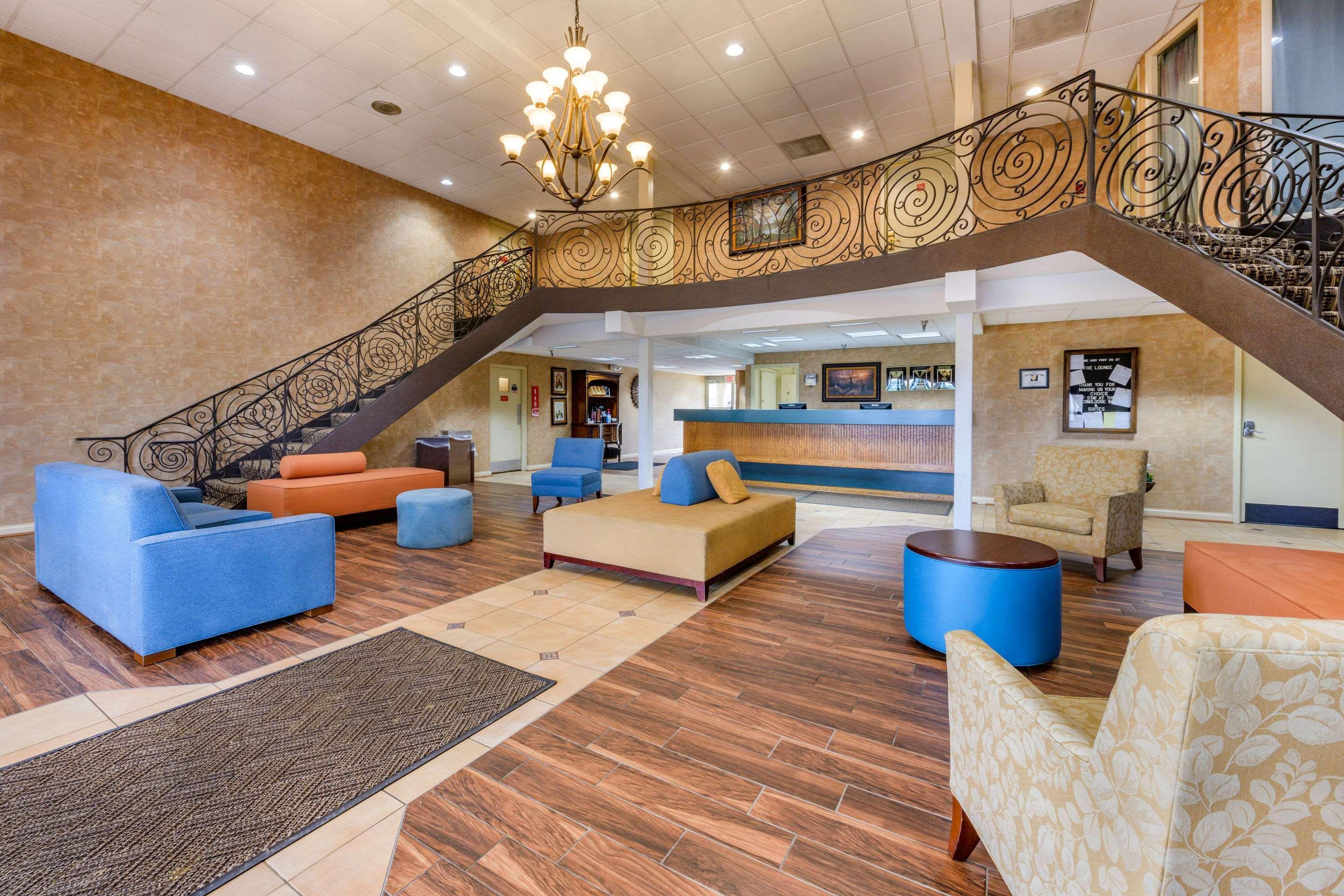 Econo Lodge Inn & Suites Triadelphia - Wheeling Ngoại thất bức ảnh