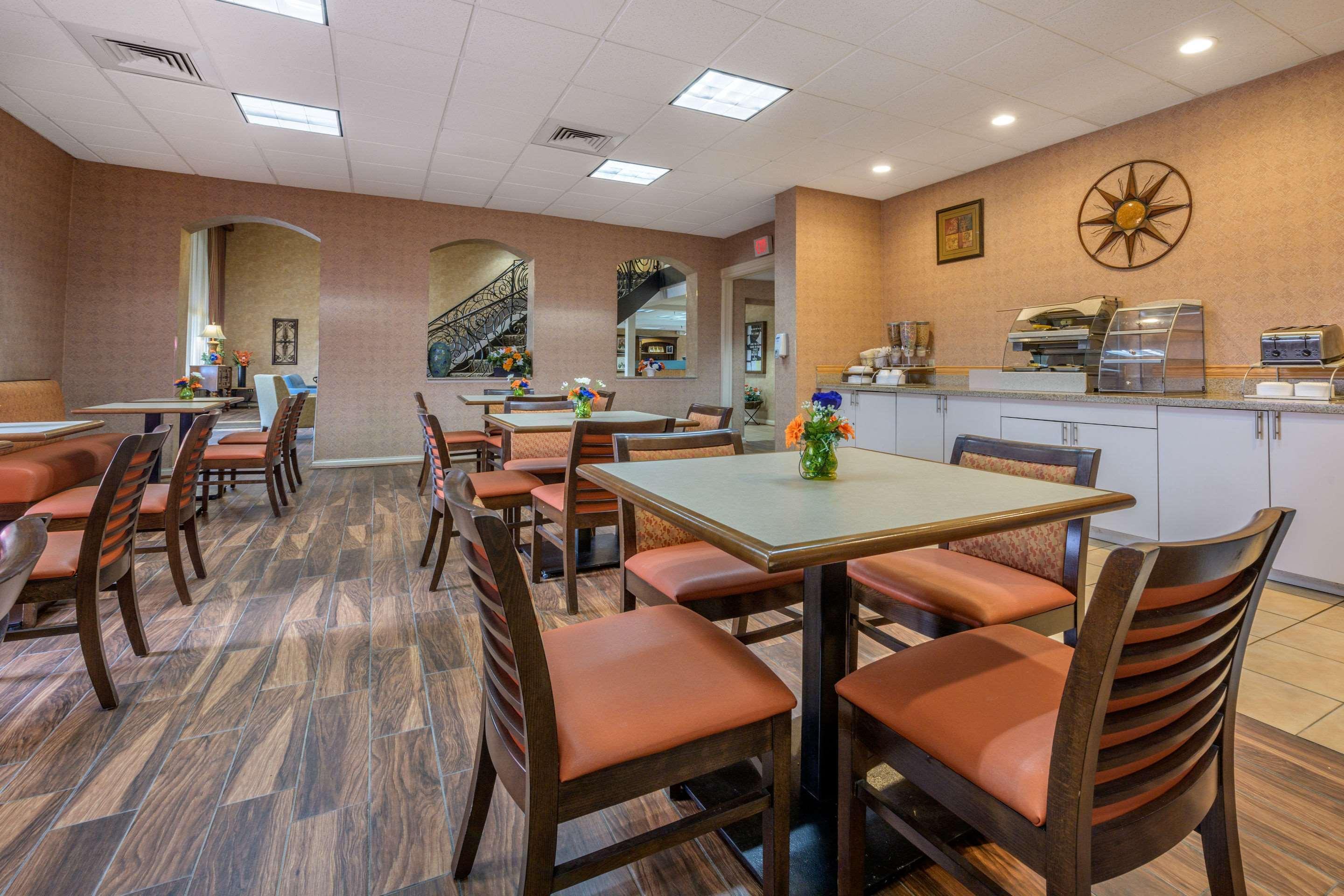 Econo Lodge Inn & Suites Triadelphia - Wheeling Ngoại thất bức ảnh