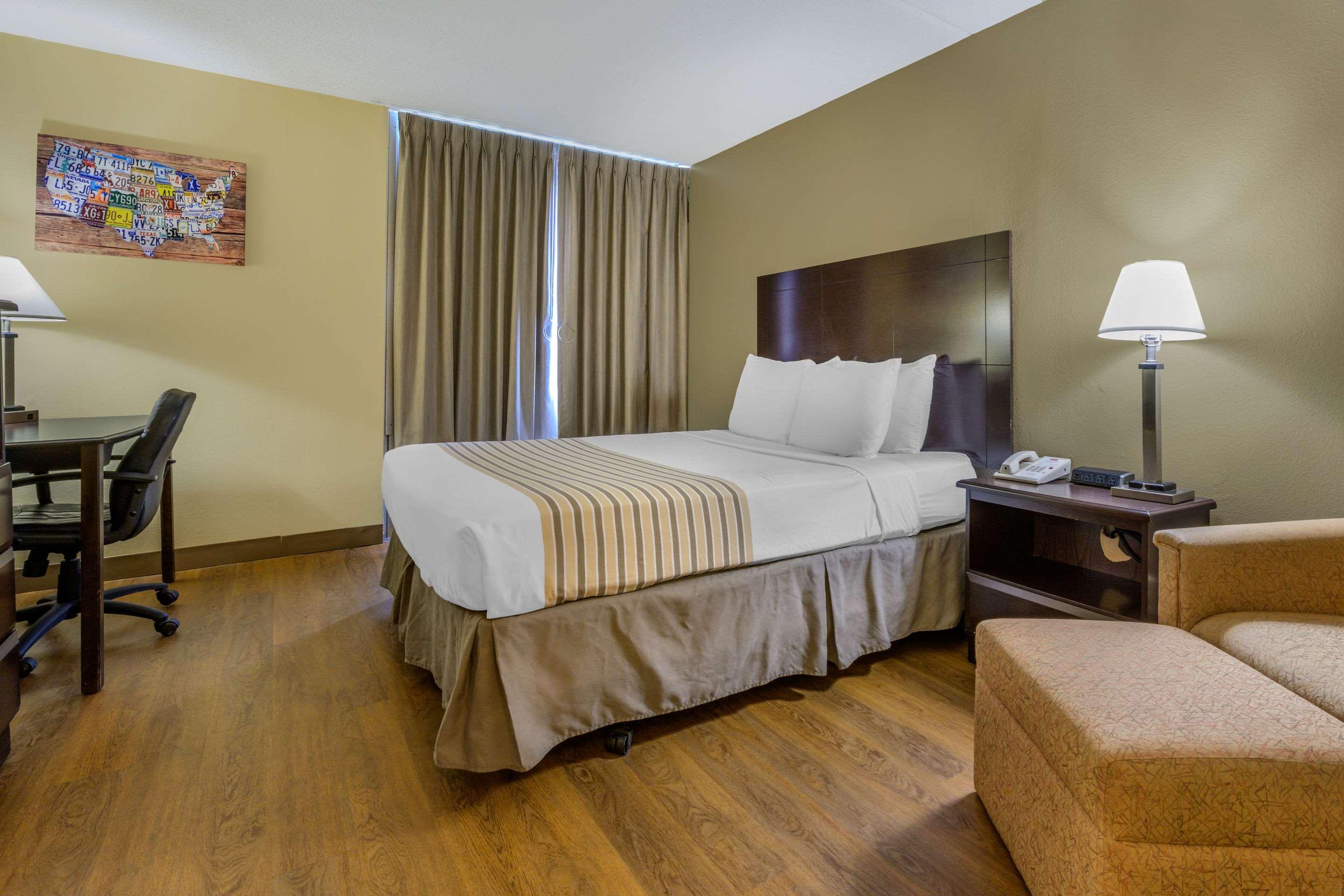 Econo Lodge Inn & Suites Triadelphia - Wheeling Ngoại thất bức ảnh