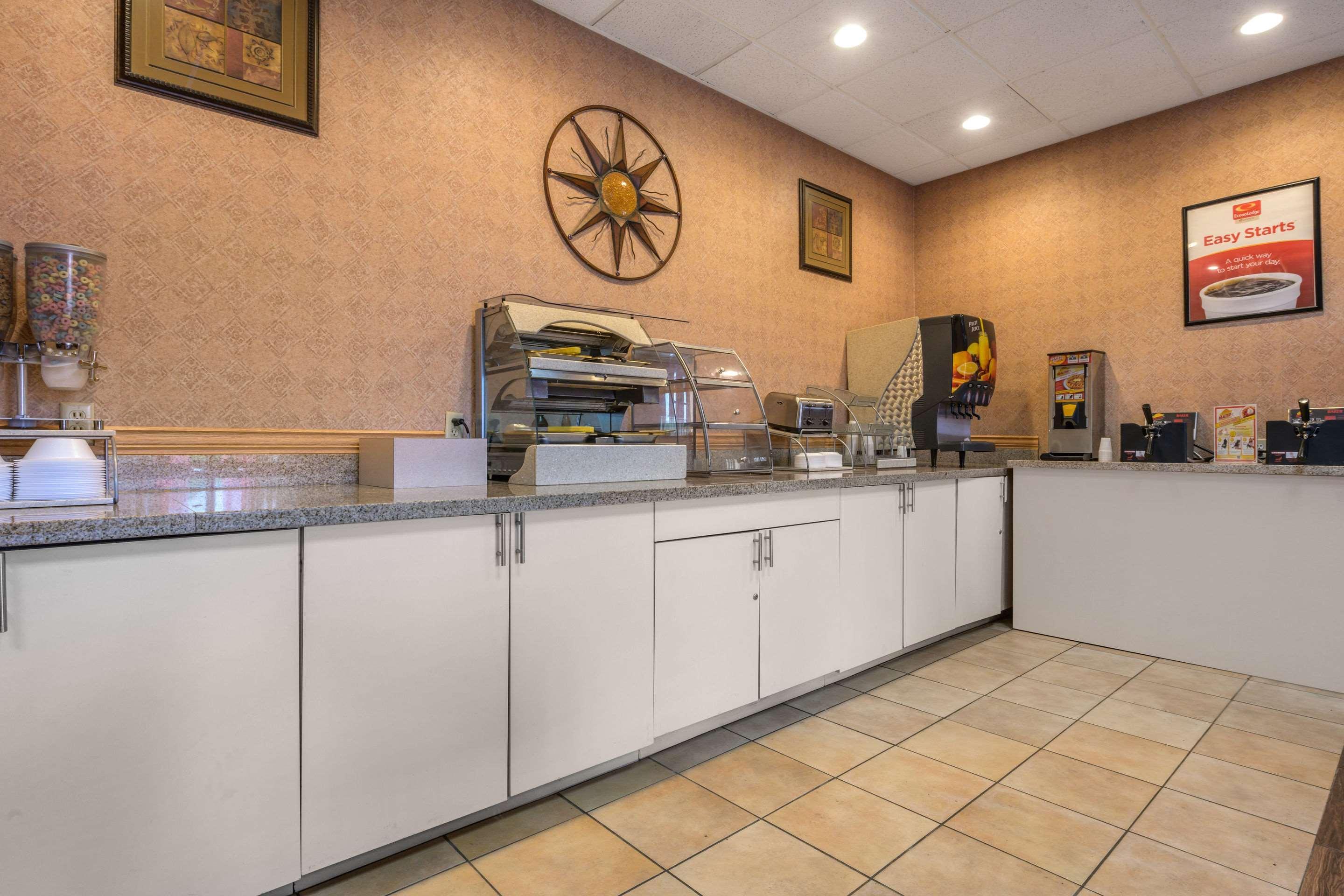 Econo Lodge Inn & Suites Triadelphia - Wheeling Ngoại thất bức ảnh