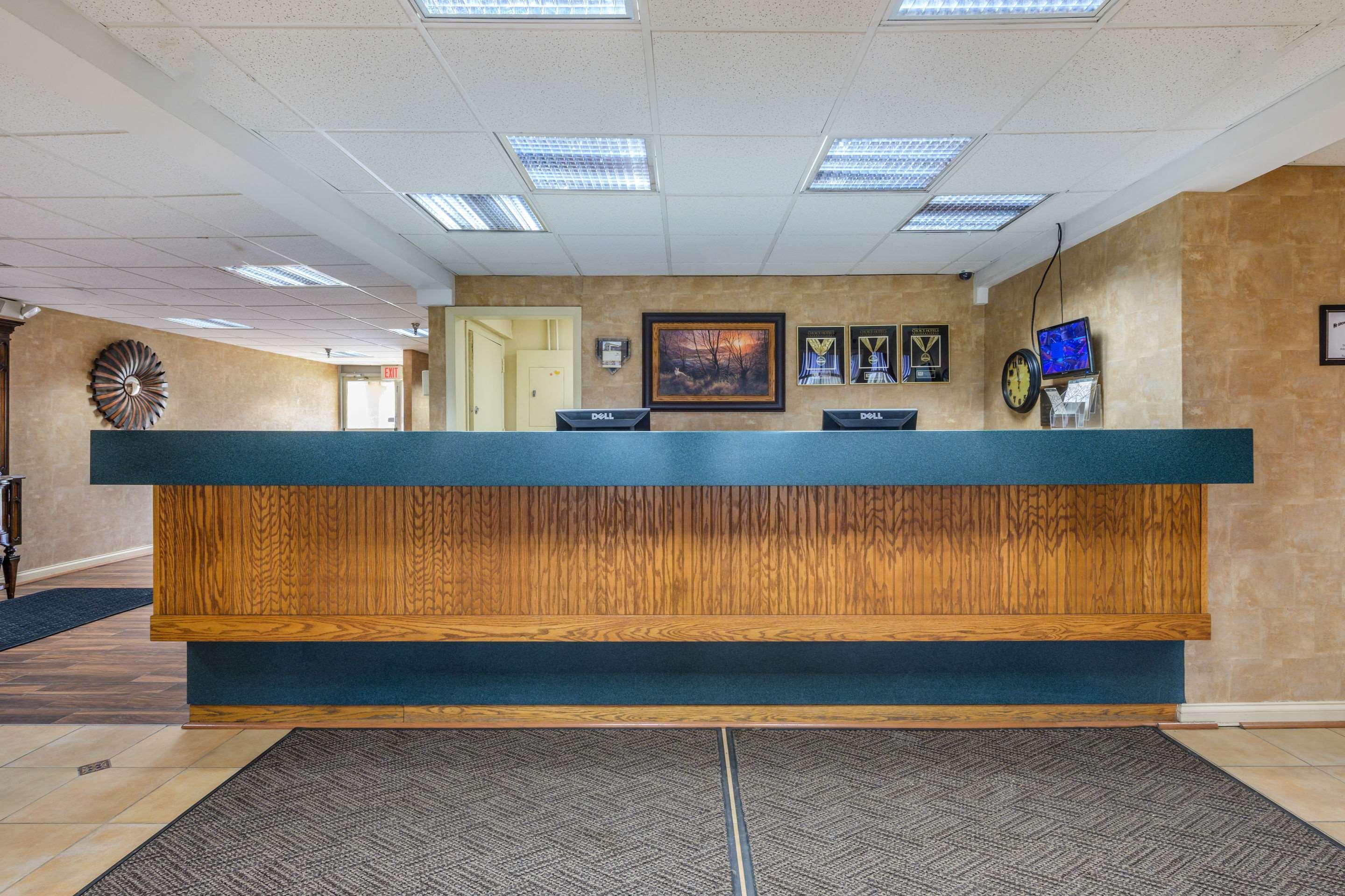 Econo Lodge Inn & Suites Triadelphia - Wheeling Ngoại thất bức ảnh