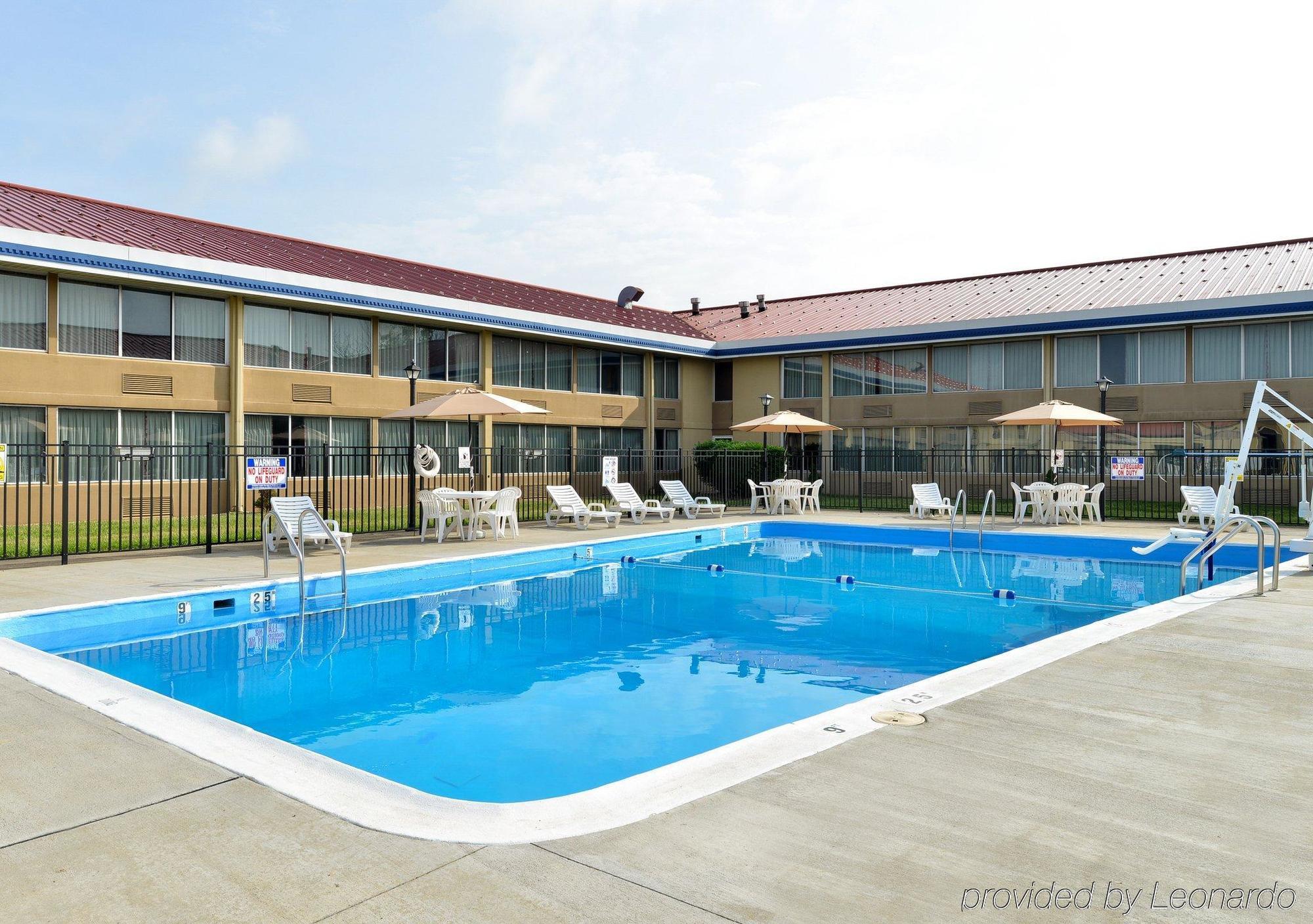 Econo Lodge Inn & Suites Triadelphia - Wheeling Ngoại thất bức ảnh