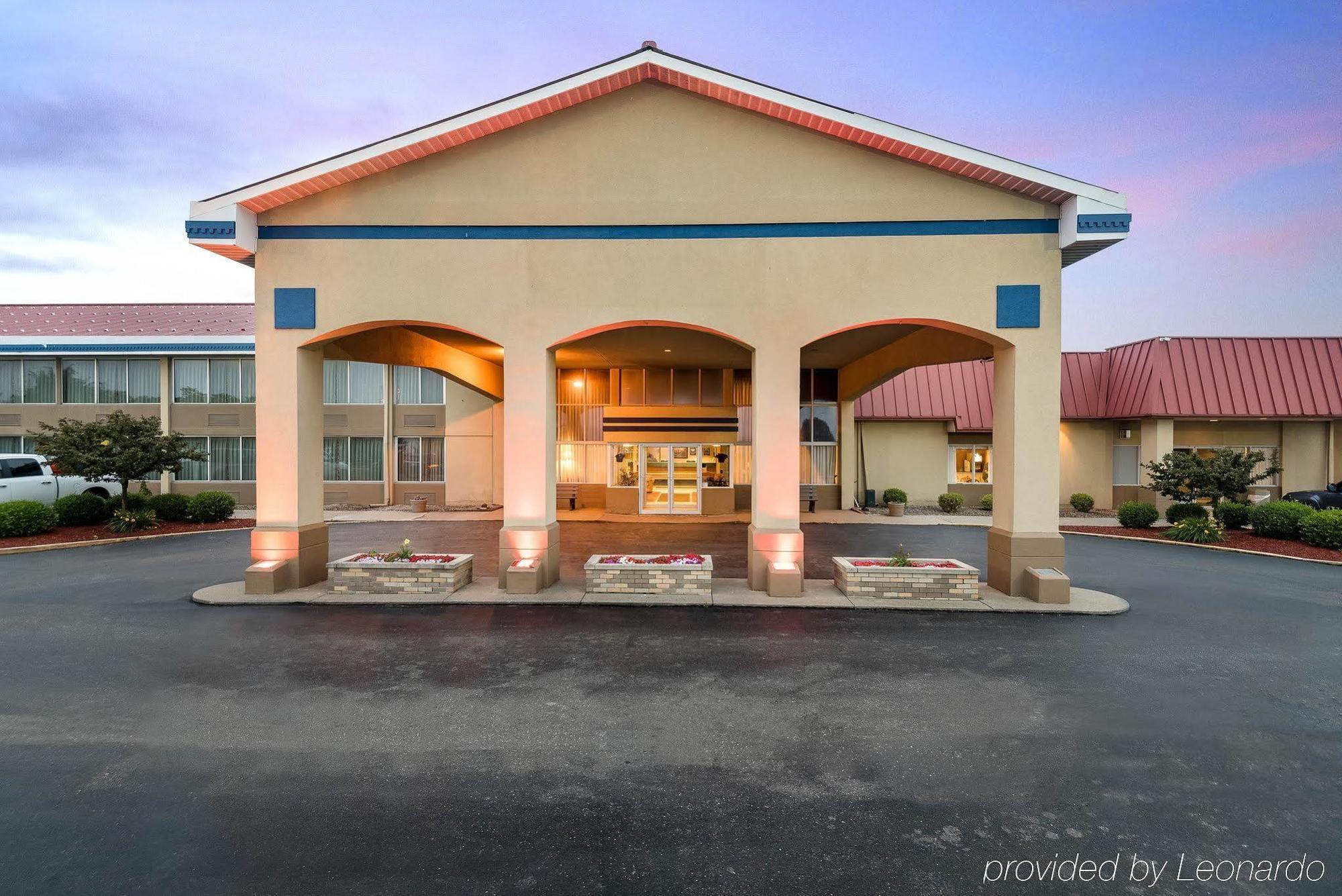 Econo Lodge Inn & Suites Triadelphia - Wheeling Ngoại thất bức ảnh
