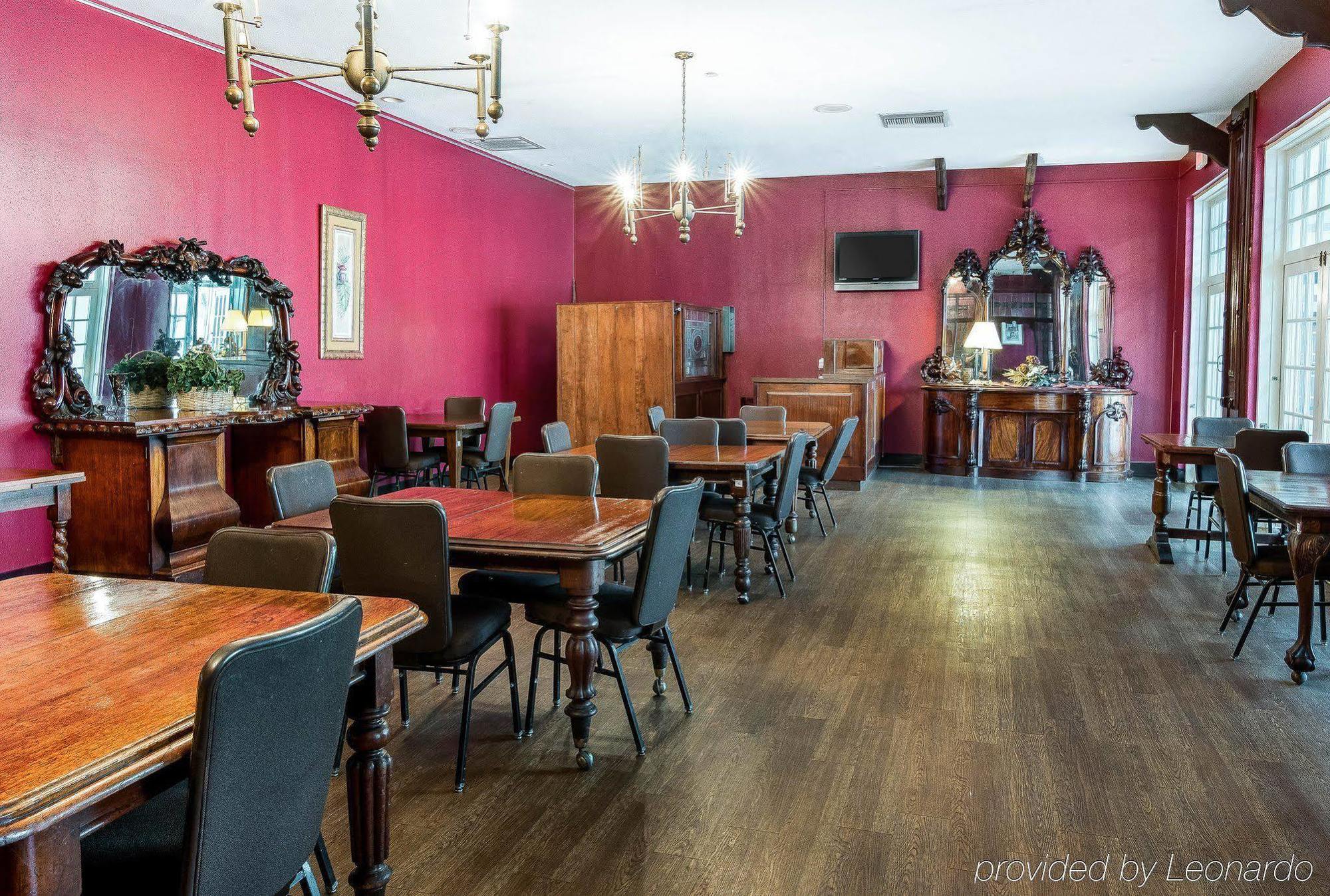 Econo Lodge Inn & Suites Triadelphia - Wheeling Ngoại thất bức ảnh