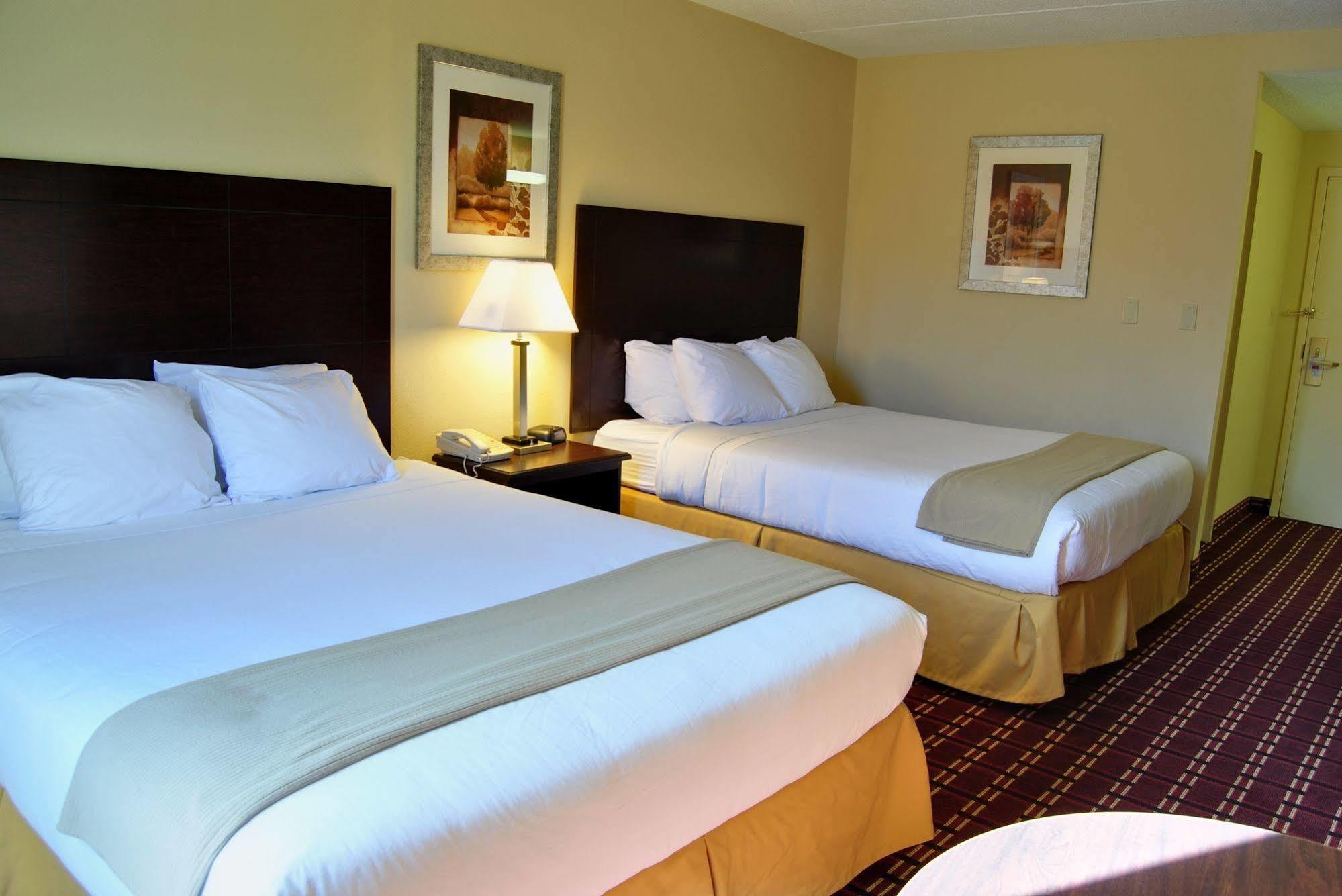 Econo Lodge Inn & Suites Triadelphia - Wheeling Ngoại thất bức ảnh